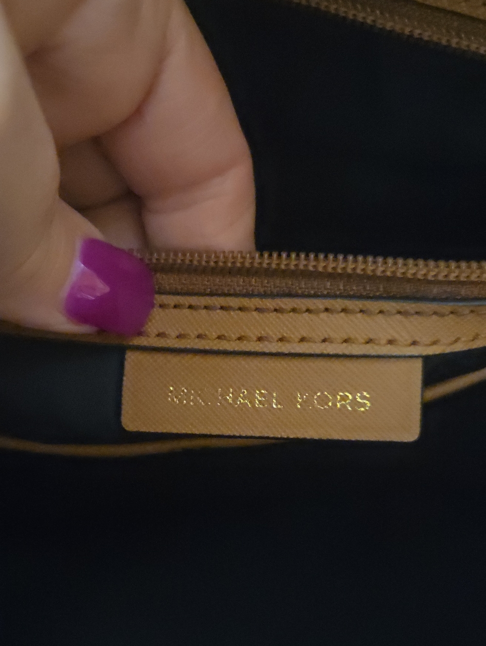 MICHAEL KORS KELSEY NYLON TOTE BAG - Picture 10 of 13